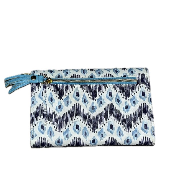 Buxton Multi-Pattern Print Tassel Bi-Fold Women’s Wallet, Blue & White - Picture 5 of 16